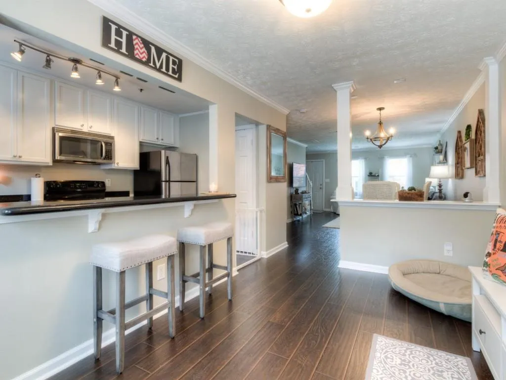 165 N River Drive Unit B, Sandy Springs, Georgia 30350, 2 Bedrooms Bedrooms, ,2 BathroomsBathrooms,Residential,Sold,165 N River Drive Unit B,6045825