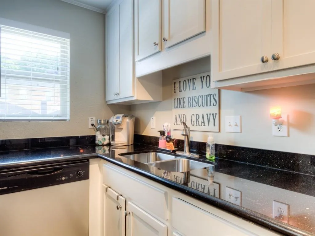 165 N River Drive Unit B, Sandy Springs, Georgia 30350, 2 Bedrooms Bedrooms, ,2 BathroomsBathrooms,Residential,Sold,165 N River Drive Unit B,6045825