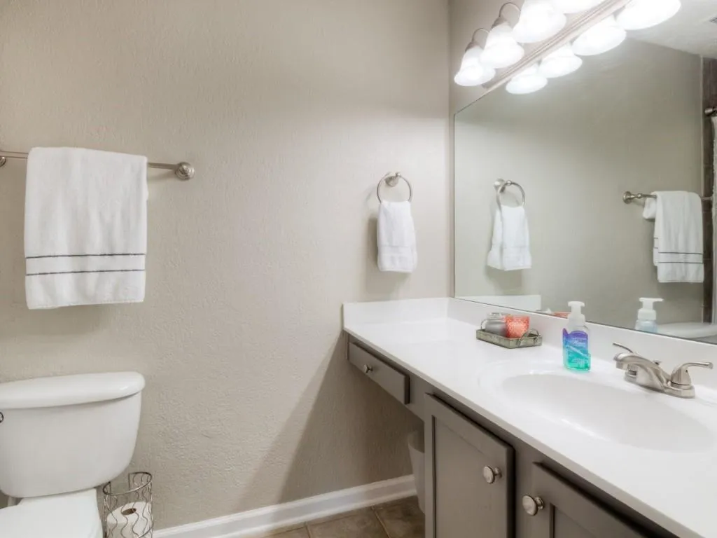 165 N River Drive Unit B, Sandy Springs, Georgia 30350, 2 Bedrooms Bedrooms, ,2 BathroomsBathrooms,Residential,Sold,165 N River Drive Unit B,6045825