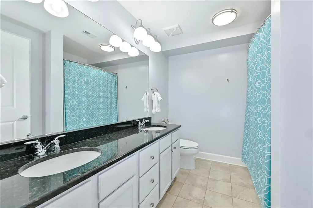 200 River Vista Drive Unit 112, Atlanta, Georgia 30339, 2 Bedrooms Bedrooms, ,2 BathroomsBathrooms,Residential,Sold,200 River Vista Drive Unit 112,6736037