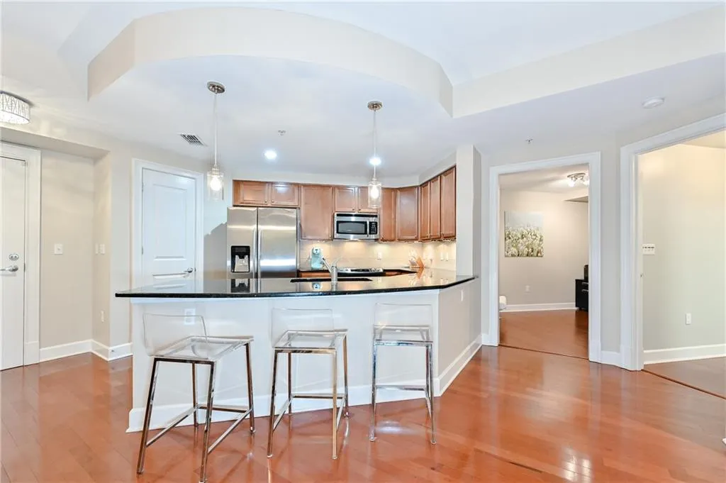 200 River Vista Drive Unit 112, Atlanta, Georgia 30339, 2 Bedrooms Bedrooms, ,2 BathroomsBathrooms,Residential,Sold,200 River Vista Drive Unit 112,6736037
