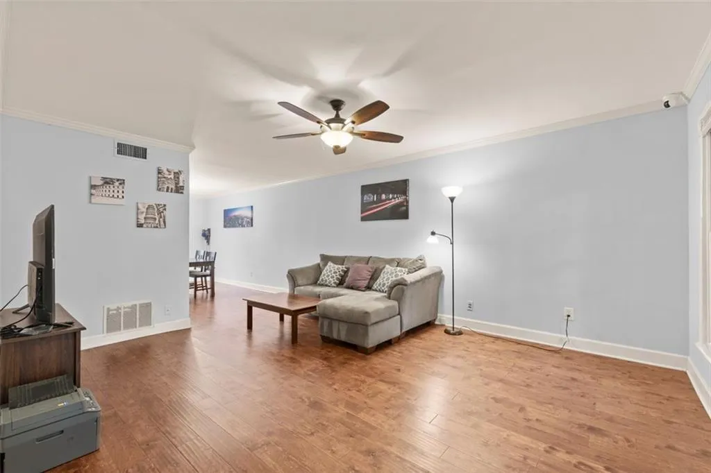 6520 Roswell Road Unit 73, Atlanta, Georgia 30328, 3 Bedrooms Bedrooms, ,2 BathroomsBathrooms,Residential,Sold,6520 Roswell Road Unit 73,7140292