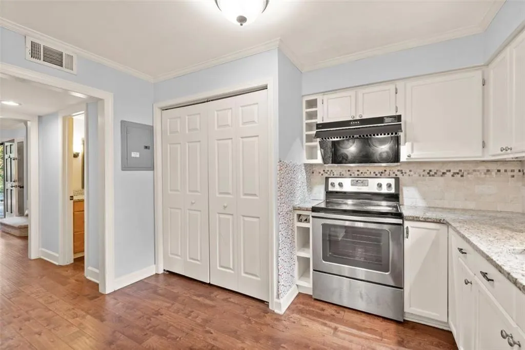 6520 Roswell Road Unit 73, Atlanta, Georgia 30328, 3 Bedrooms Bedrooms, ,2 BathroomsBathrooms,Residential,Sold,6520 Roswell Road Unit 73,7140292