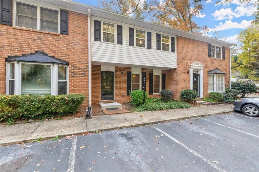 6520 Roswell Road Unit 73, Atlanta, Georgia 30328, 3 Bedrooms Bedrooms, ,2 BathroomsBathrooms,Residential,Sold,6520 Roswell Road Unit 73,7140292