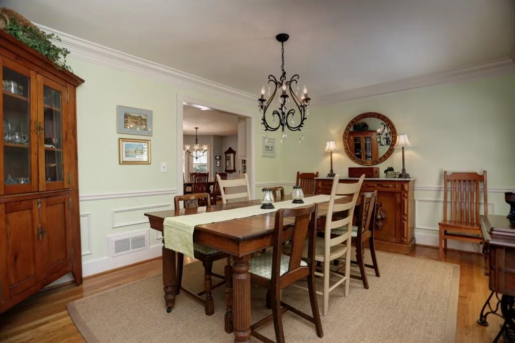 5450 Shiver Summit, Sandy Springs, Georgia 30342, 4 Bedrooms Bedrooms, ,3 BathroomsBathrooms,Residential,Sold,5450 Shiver Summit,5645515