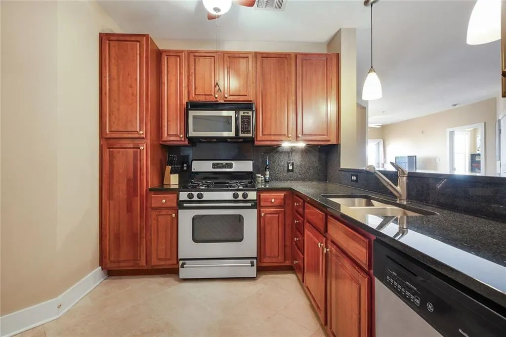 799 Hammond Drive Unit 319, Sandy Springs, Georgia 30328, 2 Bedrooms Bedrooms, ,2 BathroomsBathrooms,Residential,Sold,799 Hammond Drive Unit 319,6070235