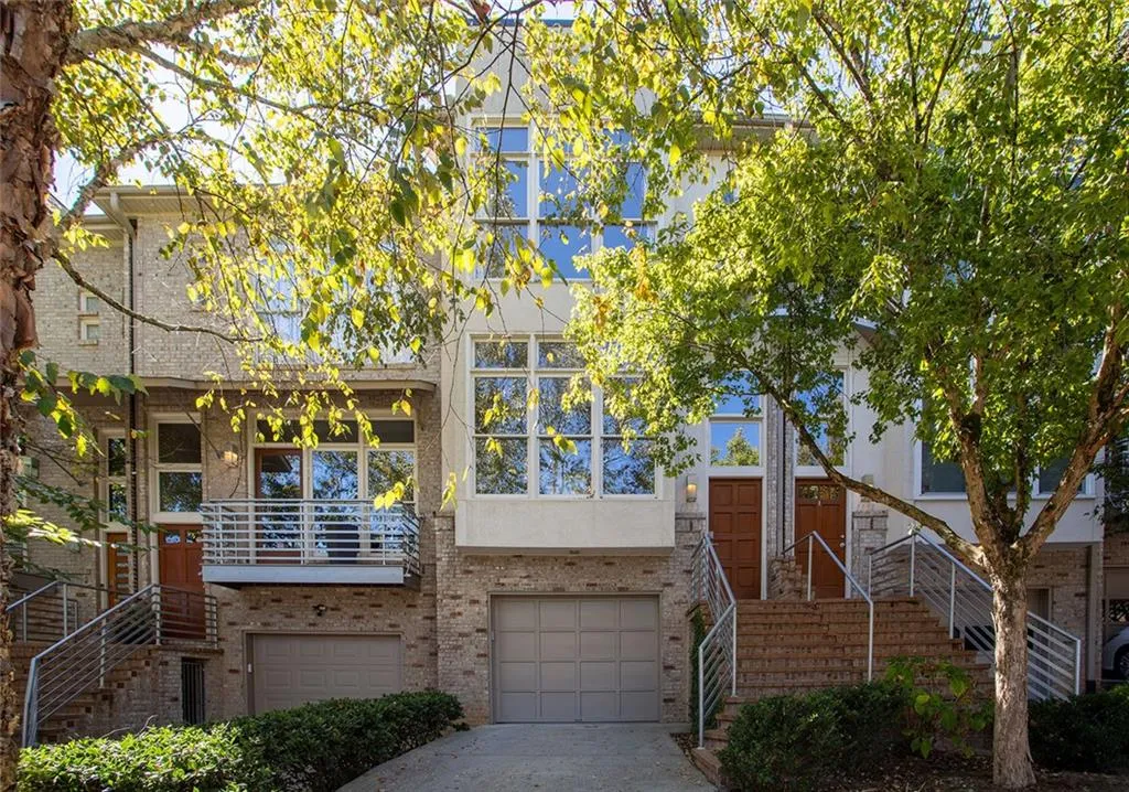 1333 Peachtree View Ne, Brookhaven, Georgia 30319, 2 Bedrooms Bedrooms, ,2 BathroomsBathrooms,Residential,For Sale,1333 Peachtree View Ne,7666688