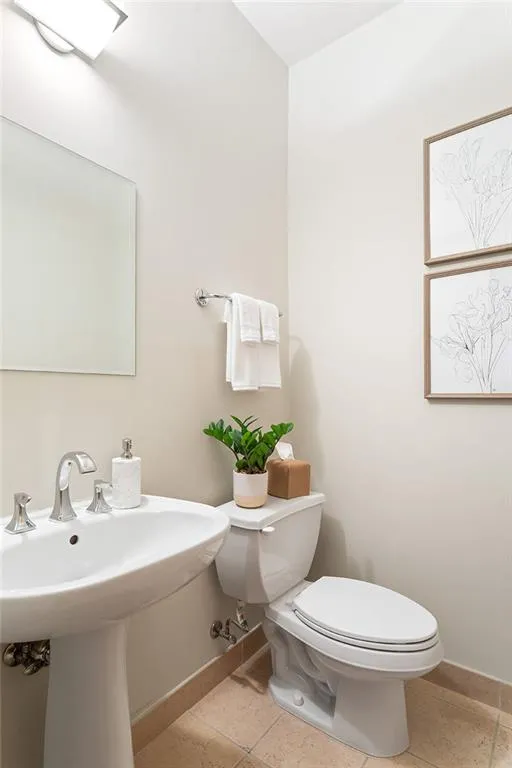 1333 Peachtree View Ne, Brookhaven, Georgia 30319, 2 Bedrooms Bedrooms, ,2 BathroomsBathrooms,Residential,For Sale,1333 Peachtree View Ne,7666688