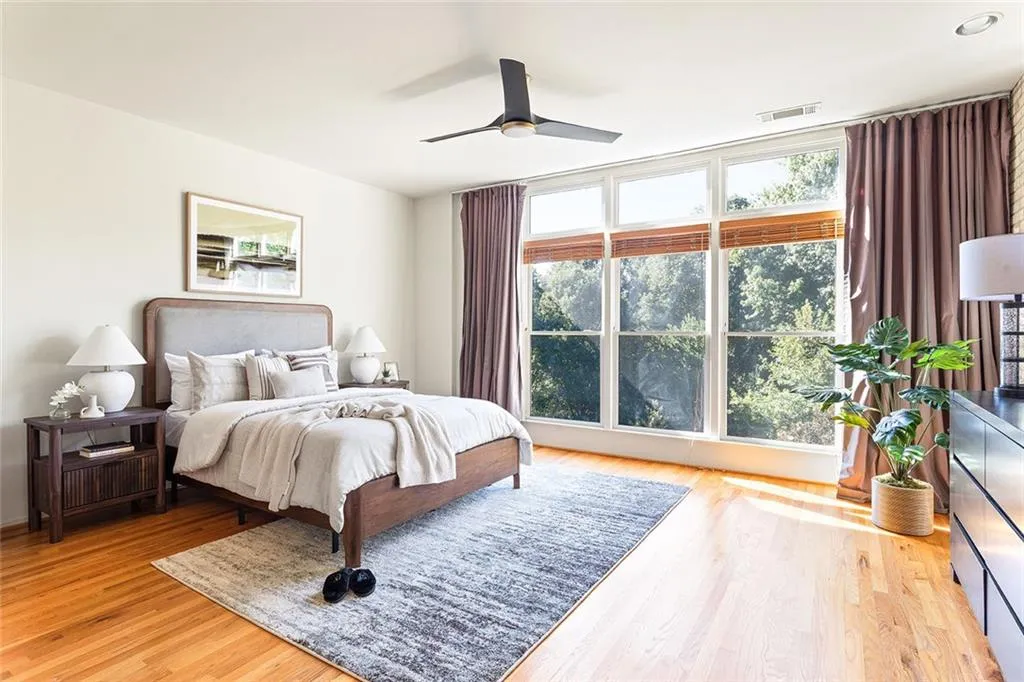 1333 Peachtree View Ne, Brookhaven, Georgia 30319, 2 Bedrooms Bedrooms, ,2 BathroomsBathrooms,Residential,For Sale,1333 Peachtree View Ne,7666688