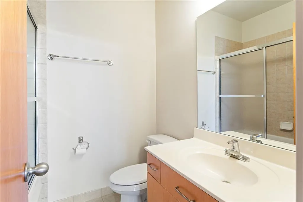 1333 Peachtree View Ne, Brookhaven, Georgia 30319, 2 Bedrooms Bedrooms, ,2 BathroomsBathrooms,Residential,For Sale,1333 Peachtree View Ne,7666688