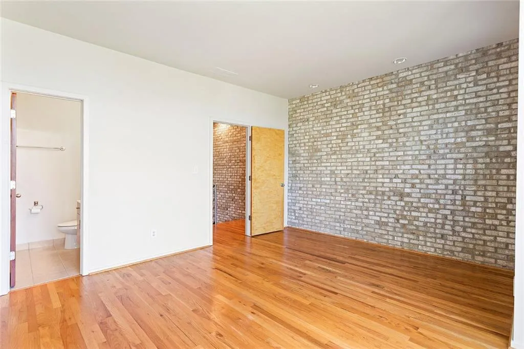 1333 Peachtree View Ne, Brookhaven, Georgia 30319, 2 Bedrooms Bedrooms, ,2 BathroomsBathrooms,Residential,For Sale,1333 Peachtree View Ne,7666688