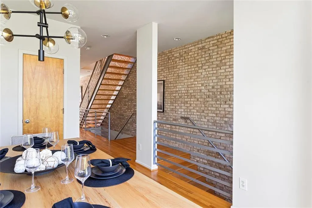 1333 Peachtree View Ne, Brookhaven, Georgia 30319, 2 Bedrooms Bedrooms, ,2 BathroomsBathrooms,Residential,For Sale,1333 Peachtree View Ne,7666688