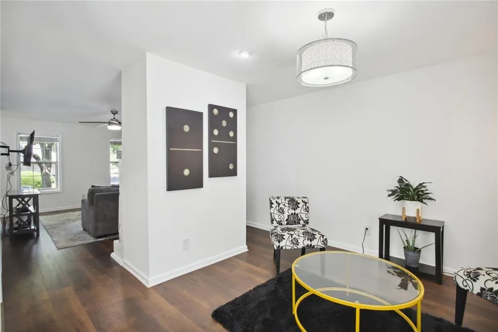 7750 Roswell Road Unit 6a, Atlanta, Georgia 30350, 3 Bedrooms Bedrooms, ,2 BathroomsBathrooms,Residential,Sold,7750 Roswell Road Unit 6a,7232396