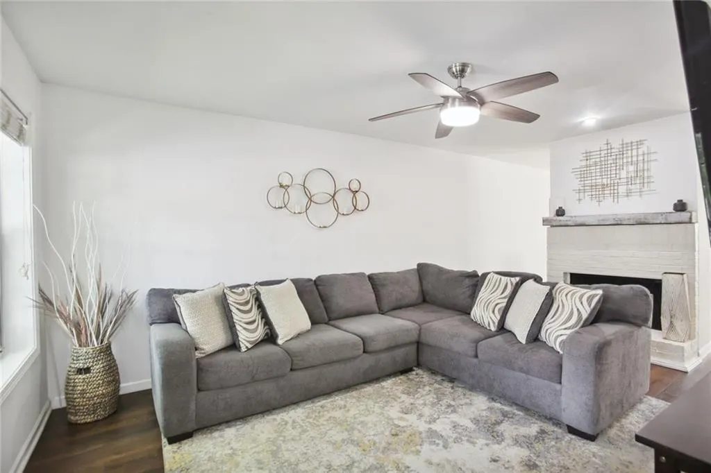 7750 Roswell Road Unit 6a, Atlanta, Georgia 30350, 3 Bedrooms Bedrooms, ,2 BathroomsBathrooms,Residential,Sold,7750 Roswell Road Unit 6a,7232396