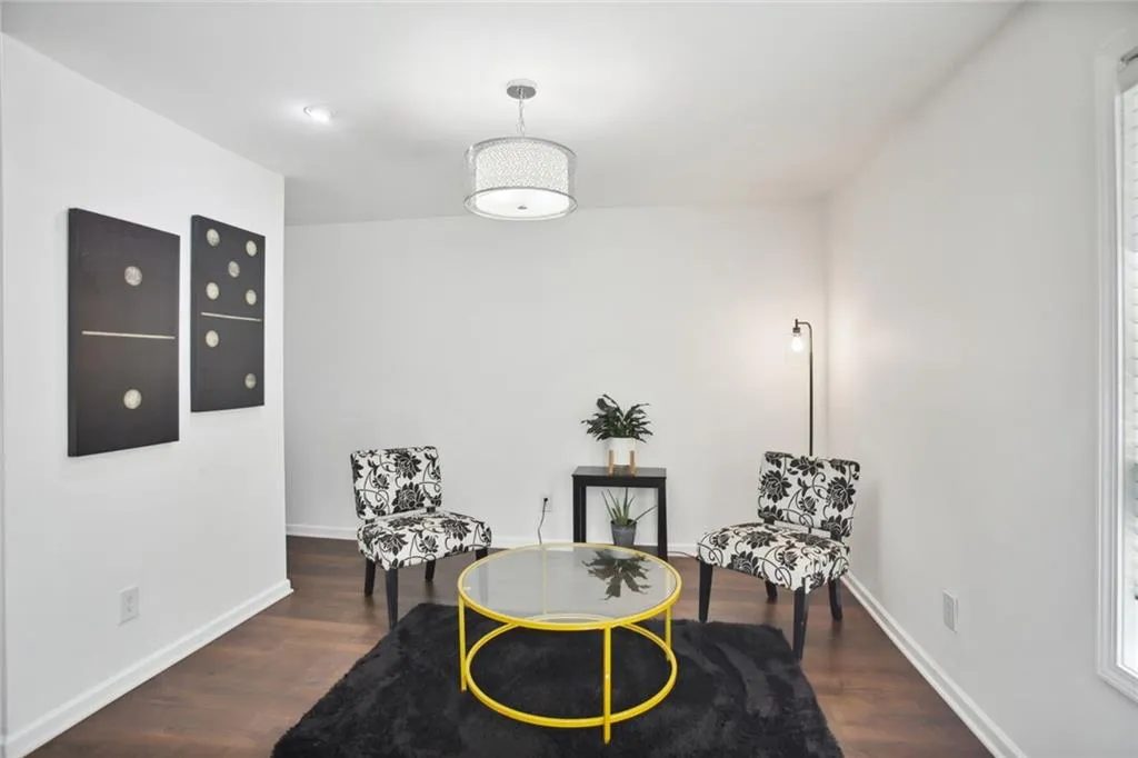7750 Roswell Road Unit 6a, Atlanta, Georgia 30350, 3 Bedrooms Bedrooms, ,2 BathroomsBathrooms,Residential,Sold,7750 Roswell Road Unit 6a,7232396