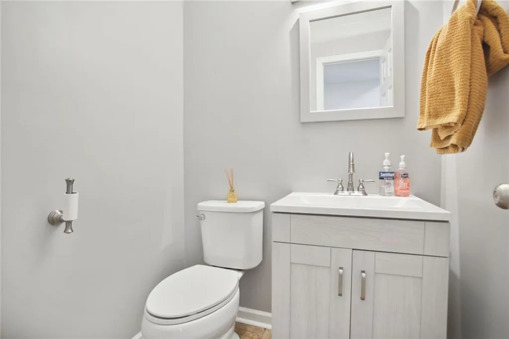 7750 Roswell Road Unit 6a, Atlanta, Georgia 30350, 3 Bedrooms Bedrooms, ,2 BathroomsBathrooms,Residential,Sold,7750 Roswell Road Unit 6a,7232396