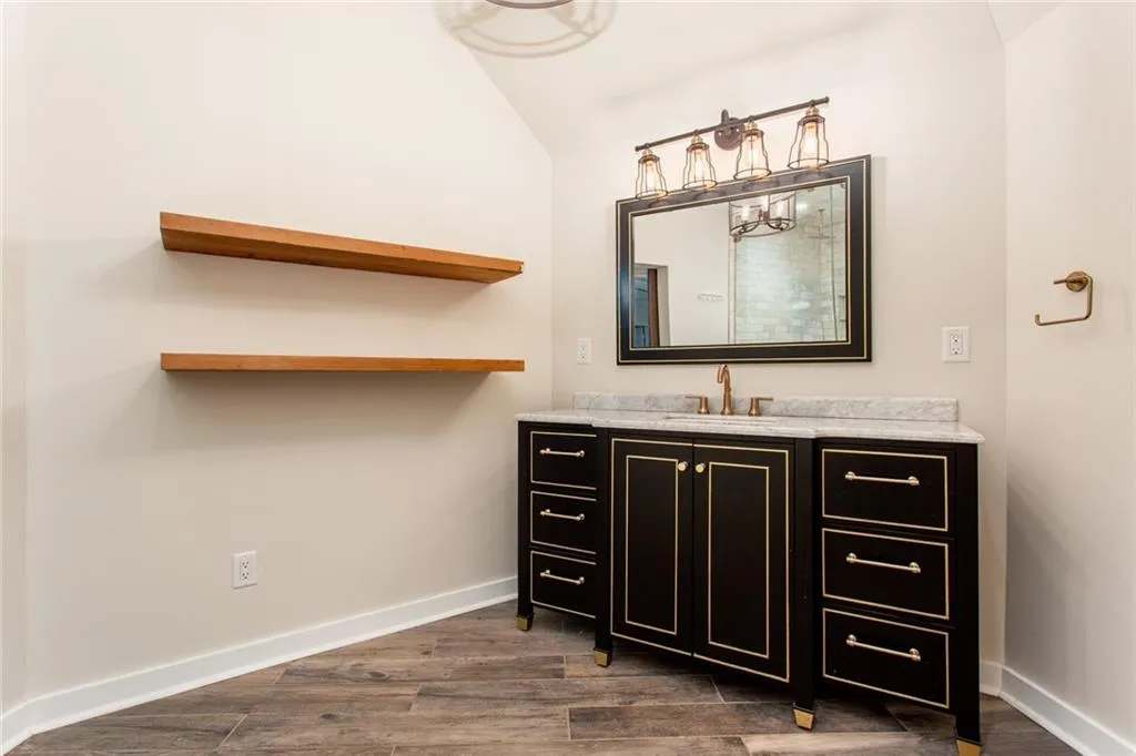 375 Crosstree Lane, Sandy Springs, Georgia 30328, 5 Bedrooms Bedrooms, ,4 BathroomsBathrooms,Residential,Sold,375 Crosstree Lane,6793677