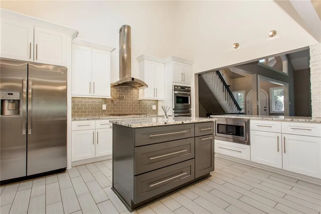 375 Crosstree Lane, Sandy Springs, Georgia 30328, 5 Bedrooms Bedrooms, ,4 BathroomsBathrooms,Residential,Sold,375 Crosstree Lane,6793677