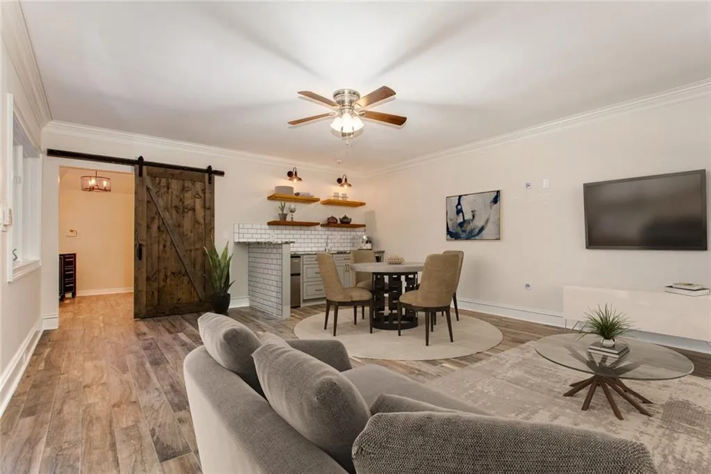 375 Crosstree Lane, Sandy Springs, Georgia 30328, 5 Bedrooms Bedrooms, ,4 BathroomsBathrooms,Residential,Sold,375 Crosstree Lane,6793677