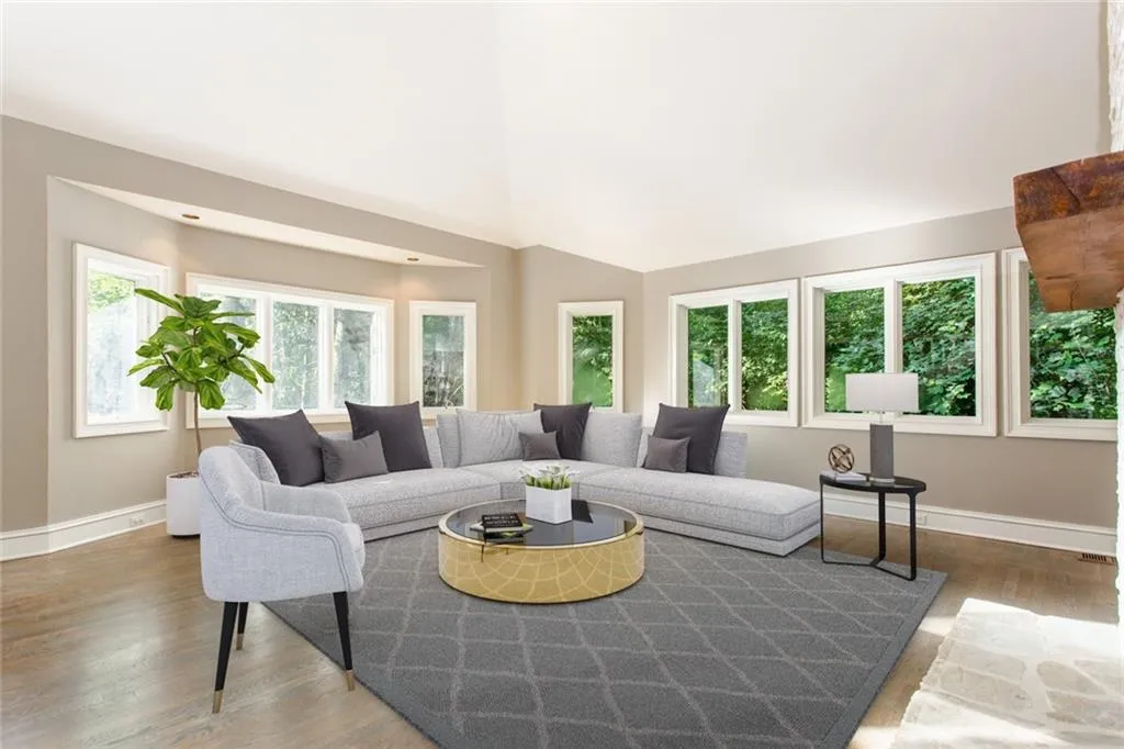 375 Crosstree Lane, Sandy Springs, Georgia 30328, 5 Bedrooms Bedrooms, ,4 BathroomsBathrooms,Residential,Sold,375 Crosstree Lane,6793677