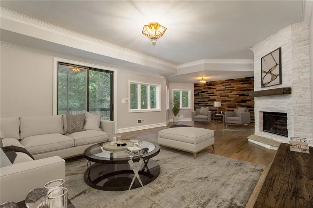 375 Crosstree Lane, Sandy Springs, Georgia 30328, 5 Bedrooms Bedrooms, ,4 BathroomsBathrooms,Residential,Sold,375 Crosstree Lane,6793677