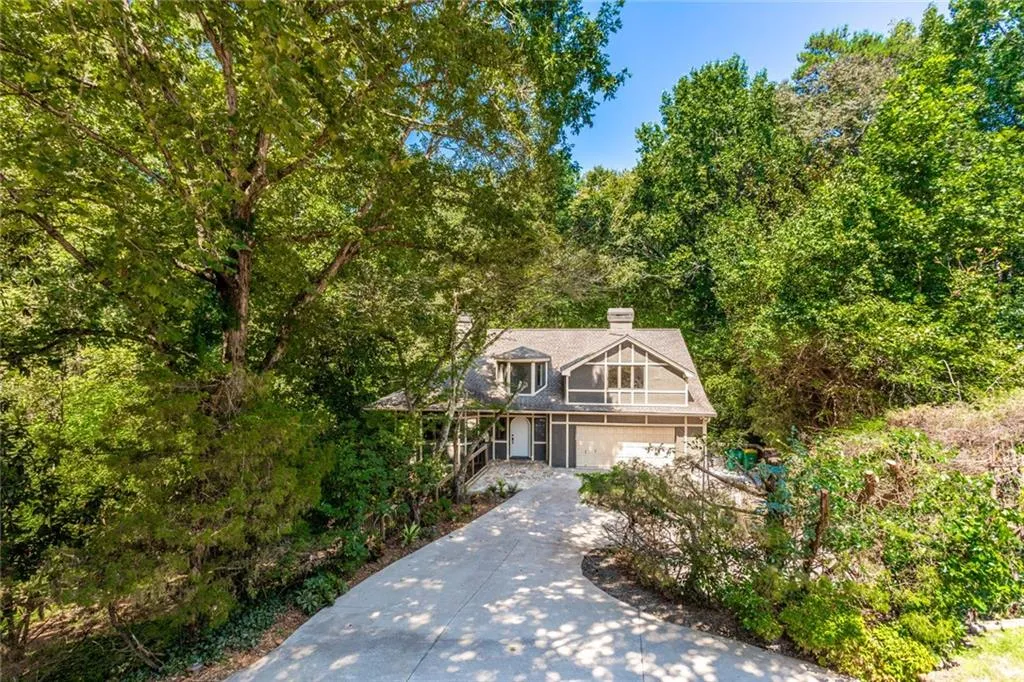 375 Crosstree Lane, Sandy Springs, Georgia 30328, 5 Bedrooms Bedrooms, ,4 BathroomsBathrooms,Residential,Sold,375 Crosstree Lane,6793677