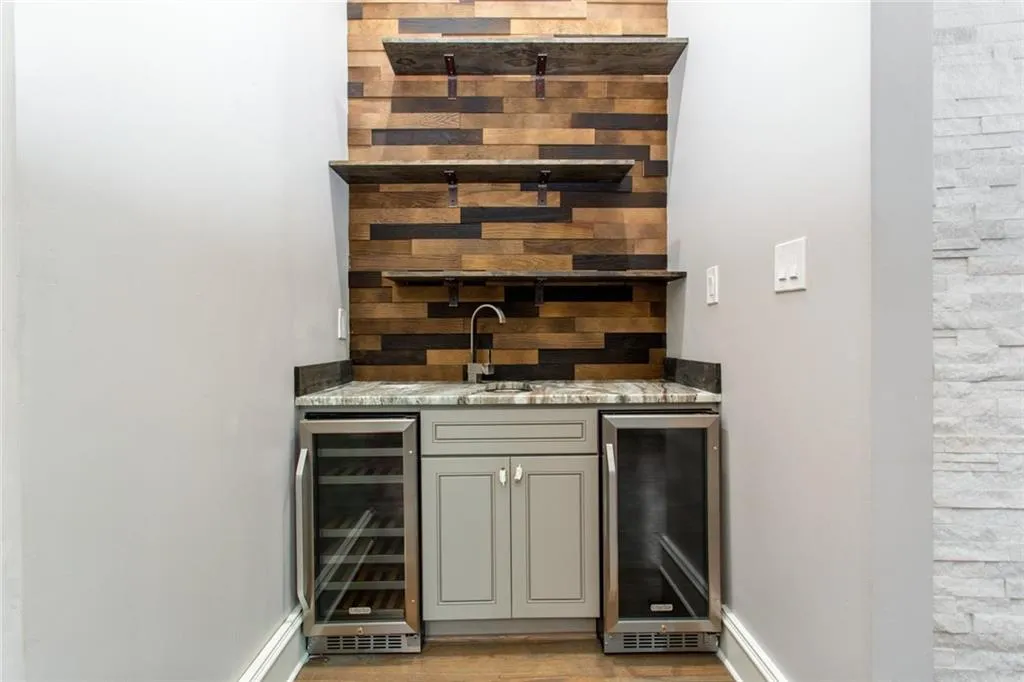 375 Crosstree Lane, Sandy Springs, Georgia 30328, 5 Bedrooms Bedrooms, ,4 BathroomsBathrooms,Residential,Sold,375 Crosstree Lane,6793677