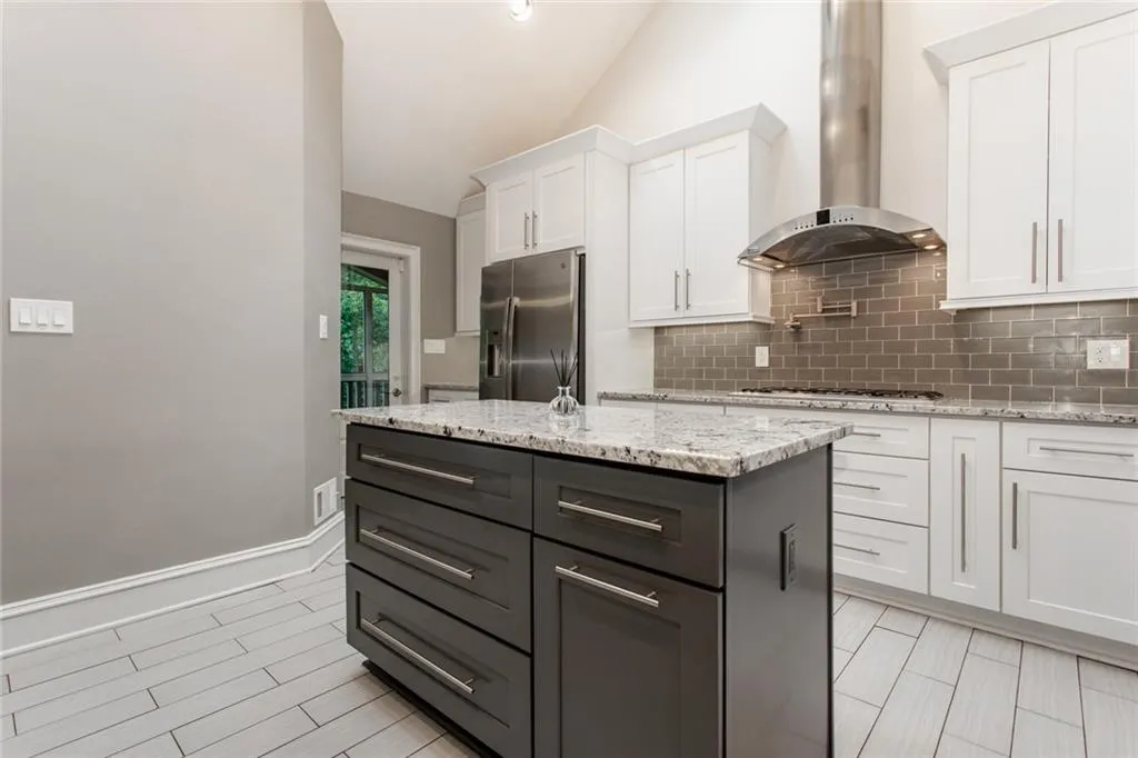 375 Crosstree Lane, Sandy Springs, Georgia 30328, 5 Bedrooms Bedrooms, ,4 BathroomsBathrooms,Residential,Sold,375 Crosstree Lane,6793677