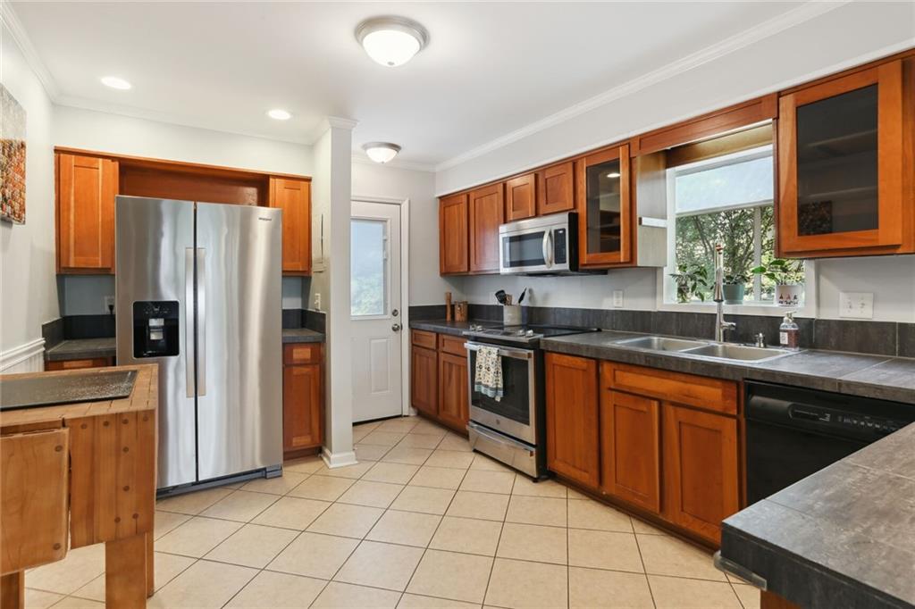50 Forrest Place, Sandy Springs, Georgia 30328, 3 Bedrooms Bedrooms, ,3 BathroomsBathrooms,Residential,Sold,50 Forrest Place,7277948