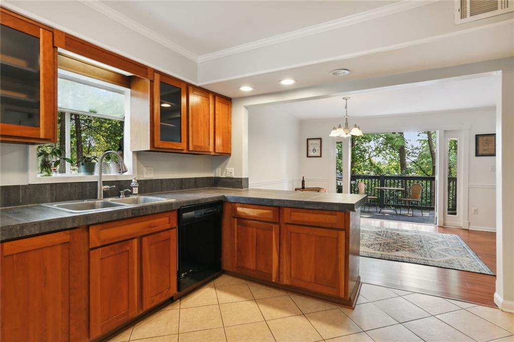 50 Forrest Place, Sandy Springs, Georgia 30328, 3 Bedrooms Bedrooms, ,3 BathroomsBathrooms,Residential,Sold,50 Forrest Place,7277948