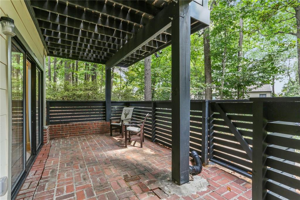 50 Forrest Place, Sandy Springs, Georgia 30328, 3 Bedrooms Bedrooms, ,3 BathroomsBathrooms,Residential,Sold,50 Forrest Place,7277948