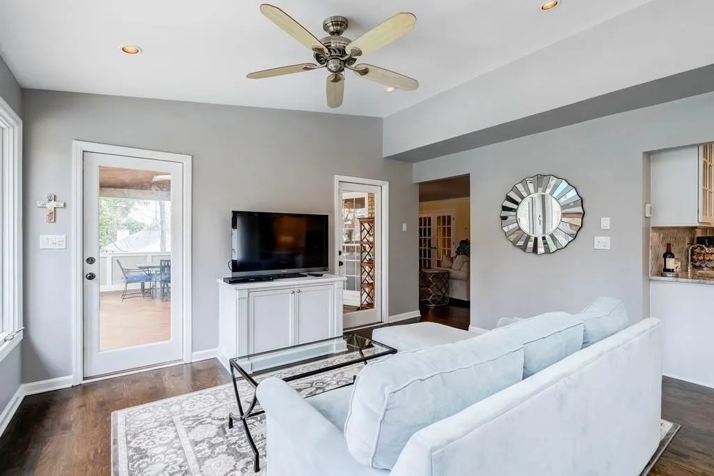 5855 Riverwood Drive, Atlanta, Georgia 30328, 5 Bedrooms Bedrooms, ,5 BathroomsBathrooms,Residential,Sold,5855 Riverwood Drive,6674309