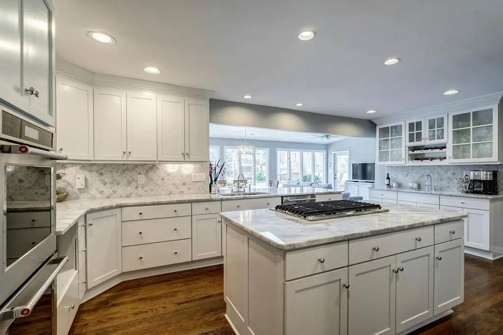 5855 Riverwood Drive, Atlanta, Georgia 30328, 5 Bedrooms Bedrooms, ,5 BathroomsBathrooms,Residential,Sold,5855 Riverwood Drive,6674309