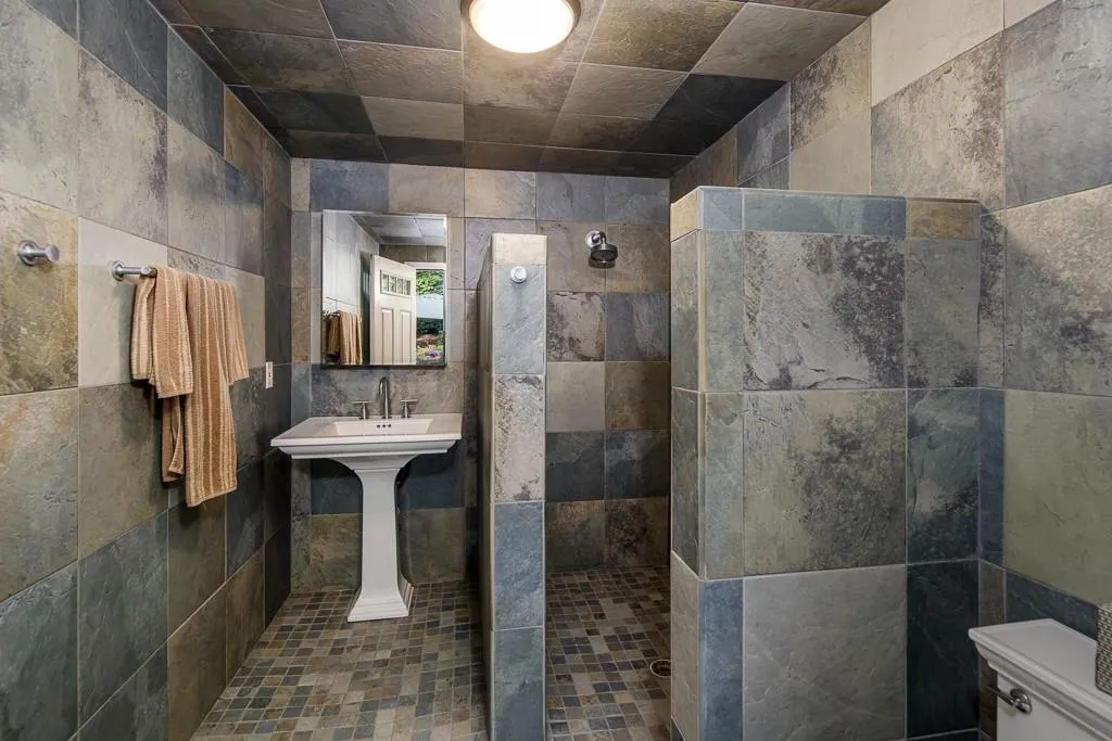 1855 Redbourne Drive, Sandy Springs, Georgia 30350, 4 Bedrooms Bedrooms, ,4 BathroomsBathrooms,Residential,Sold,1855 Redbourne Drive,6550377