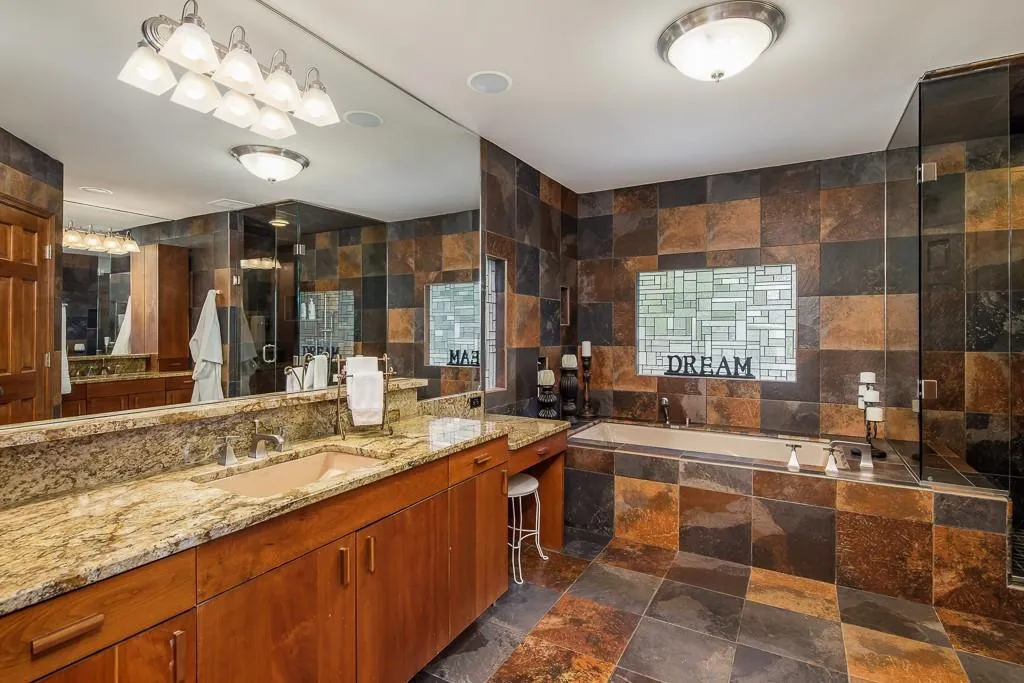 1855 Redbourne Drive, Sandy Springs, Georgia 30350, 4 Bedrooms Bedrooms, ,4 BathroomsBathrooms,Residential,Sold,1855 Redbourne Drive,6550377