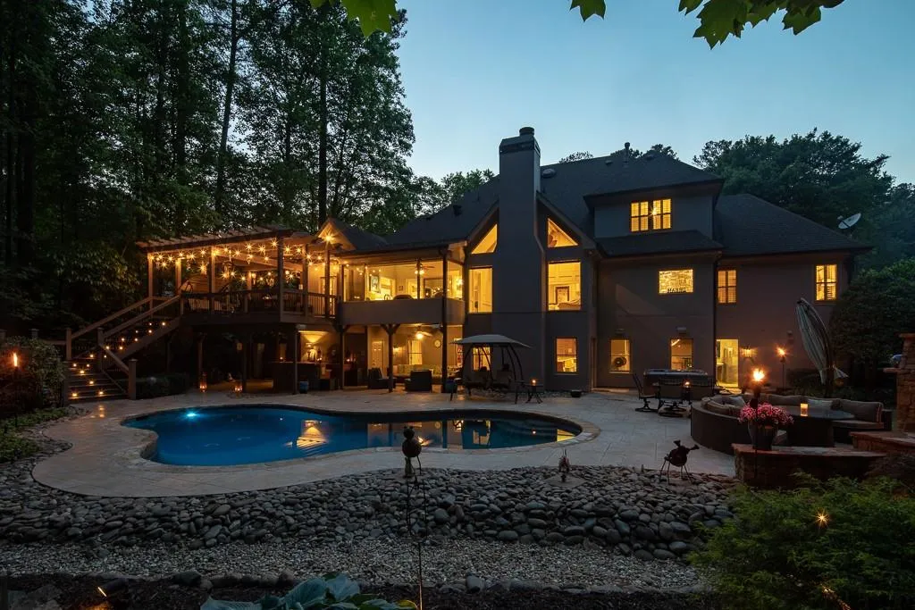 1855 Redbourne Drive, Sandy Springs, Georgia 30350, 4 Bedrooms Bedrooms, ,4 BathroomsBathrooms,Residential,Sold,1855 Redbourne Drive,6550377