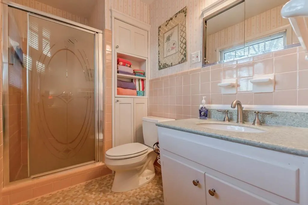 1055 Heards Ferry Road, Sandy Springs, Georgia 30328, 6 Bedrooms Bedrooms, ,4 BathroomsBathrooms,Residential,Sold,1055 Heards Ferry Road,6103199