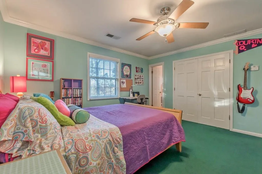 1055 Heards Ferry Road, Sandy Springs, Georgia 30328, 6 Bedrooms Bedrooms, ,4 BathroomsBathrooms,Residential,Sold,1055 Heards Ferry Road,6103199
