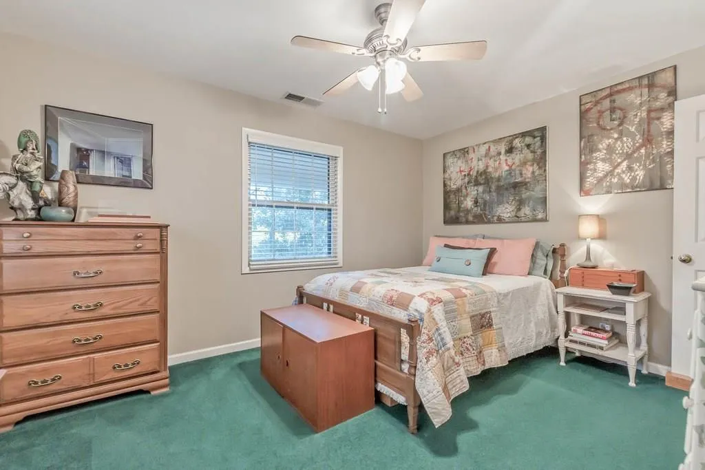 1055 Heards Ferry Road, Sandy Springs, Georgia 30328, 6 Bedrooms Bedrooms, ,4 BathroomsBathrooms,Residential,Sold,1055 Heards Ferry Road,6103199