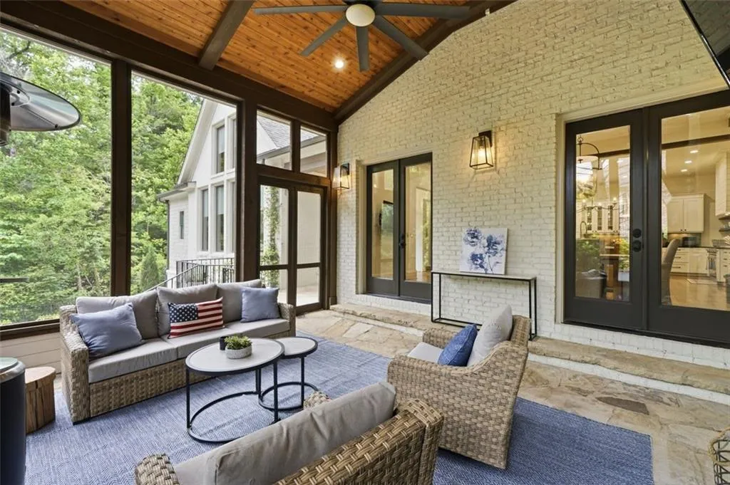 Screen Outdoor Den