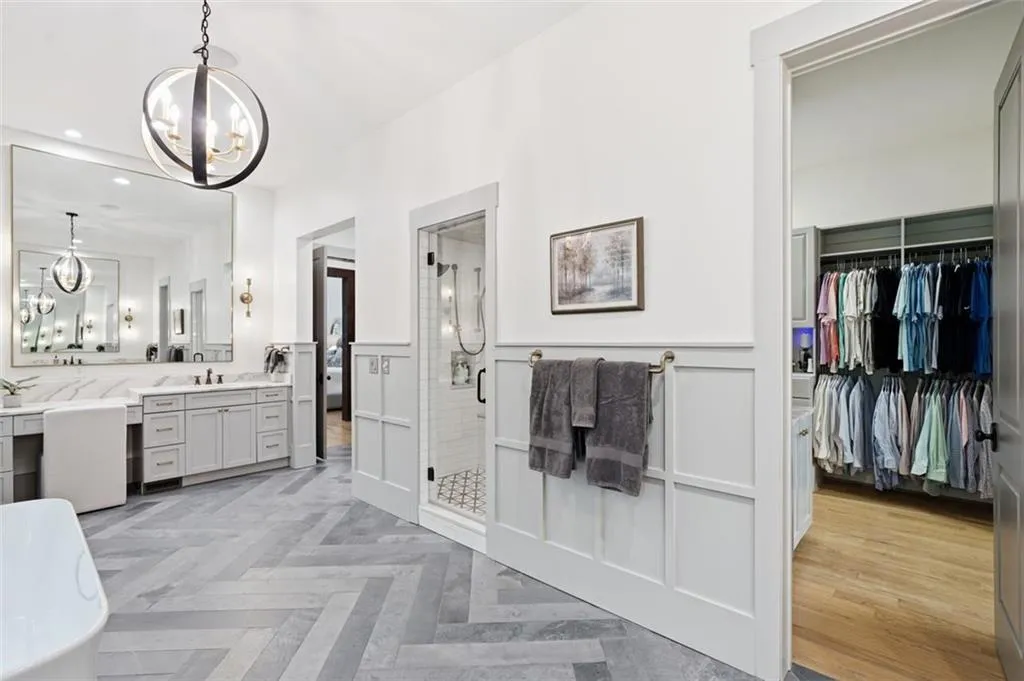 625 W Northway Lane, Sandy Springs, Georgia 30342, 6 Bedrooms Bedrooms, 0 ,6 BathroomsBathrooms,Residential,For Sale,625 W Northway Lane,7765238