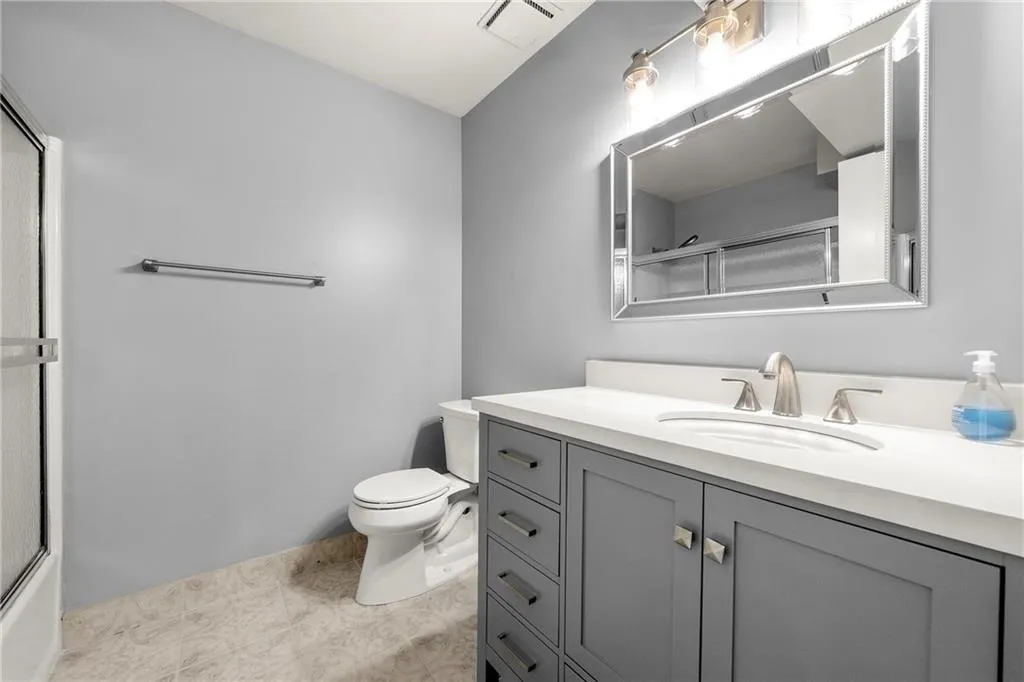 185 Seville Chase, Sandy Springs, Georgia 30328, 4 Bedrooms Bedrooms, ,3 BathroomsBathrooms,Residential,Sold,185 Seville Chase,6939986