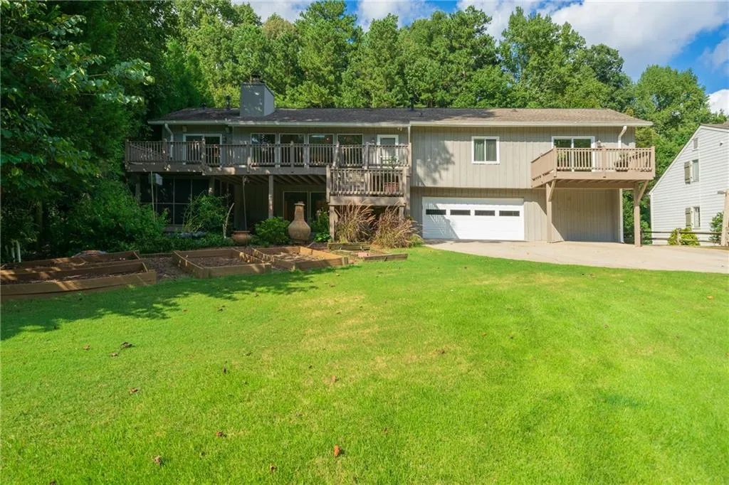 185 Seville Chase, Sandy Springs, Georgia 30328, 4 Bedrooms Bedrooms, ,3 BathroomsBathrooms,Residential,Sold,185 Seville Chase,6939986