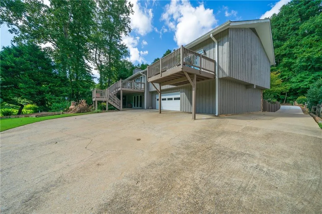 185 Seville Chase, Sandy Springs, Georgia 30328, 4 Bedrooms Bedrooms, ,3 BathroomsBathrooms,Residential,Sold,185 Seville Chase,6939986