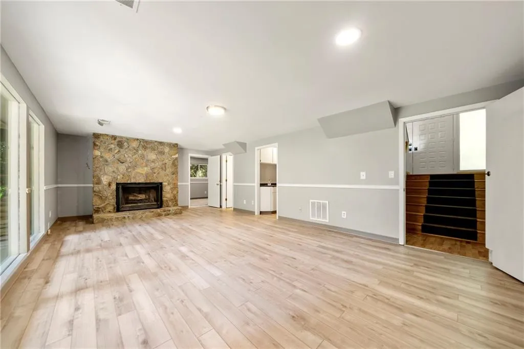 185 Seville Chase, Sandy Springs, Georgia 30328, 4 Bedrooms Bedrooms, ,3 BathroomsBathrooms,Residential,Sold,185 Seville Chase,6939986