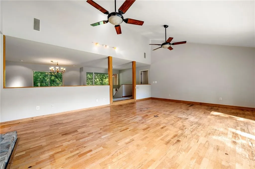 185 Seville Chase, Sandy Springs, Georgia 30328, 4 Bedrooms Bedrooms, ,3 BathroomsBathrooms,Residential,Sold,185 Seville Chase,6939986