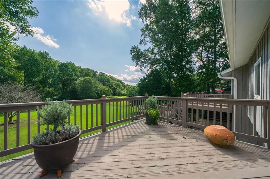 185 Seville Chase, Sandy Springs, Georgia 30328, 4 Bedrooms Bedrooms, ,3 BathroomsBathrooms,Residential,Sold,185 Seville Chase,6939986