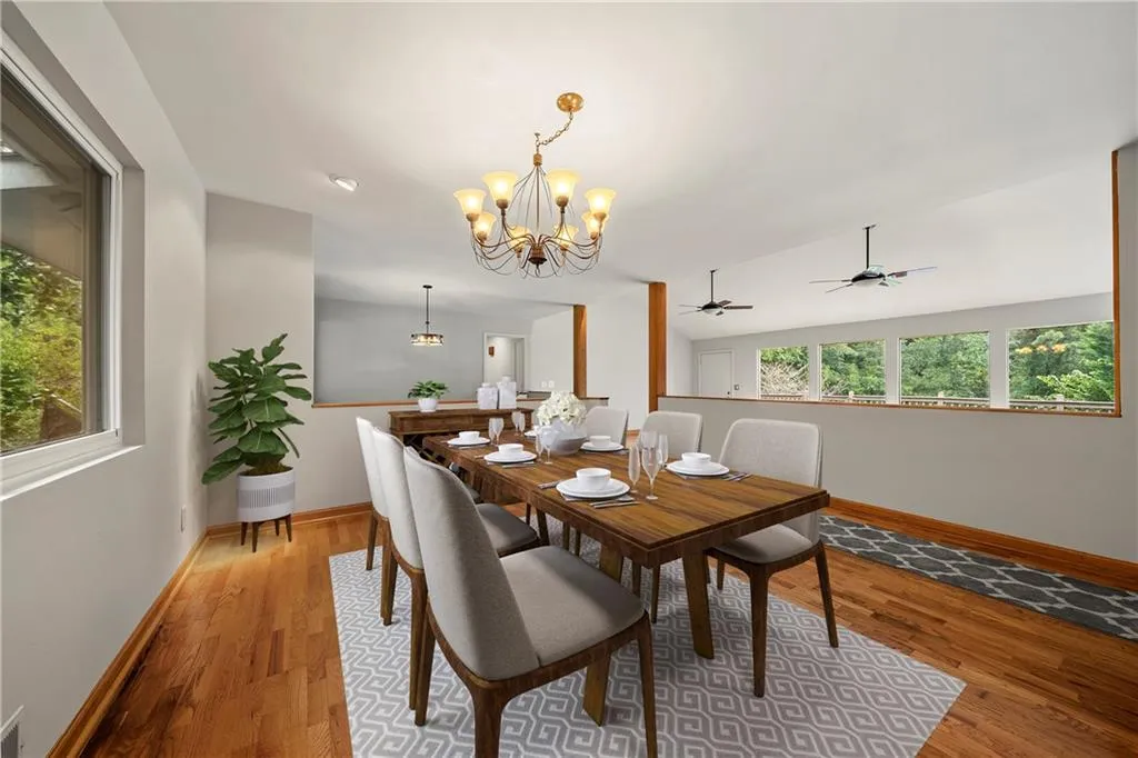 185 Seville Chase, Sandy Springs, Georgia 30328, 4 Bedrooms Bedrooms, ,3 BathroomsBathrooms,Residential,Sold,185 Seville Chase,6939986