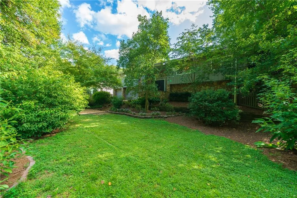 185 Seville Chase, Sandy Springs, Georgia 30328, 4 Bedrooms Bedrooms, ,3 BathroomsBathrooms,Residential,Sold,185 Seville Chase,6939986