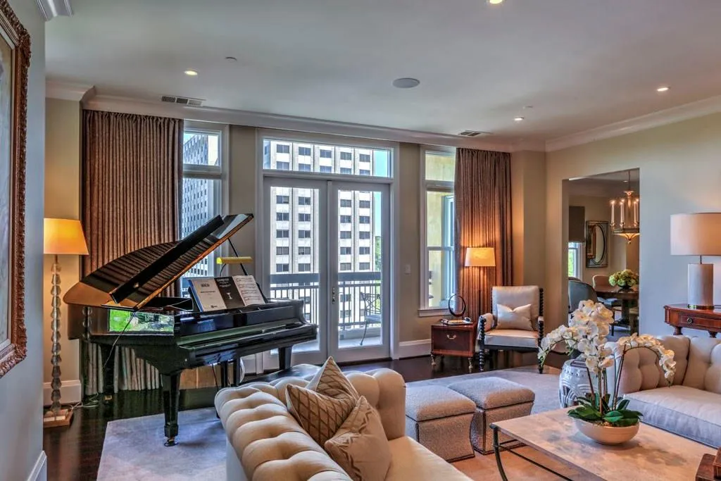 2500 Peachtree Road Nw Unit 603s, Atlanta, Georgia 30305, 2 Bedrooms Bedrooms, ,2 BathroomsBathrooms,Residential,Sold,2500 Peachtree Road Nw Unit 603s,6000857